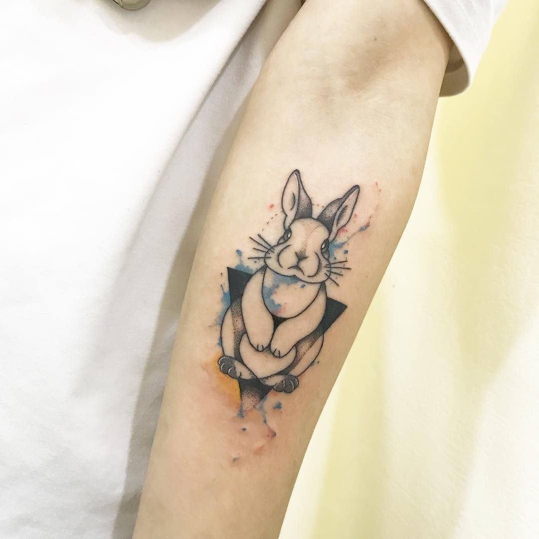 甘小姐大臂兔子小清新纹身图案